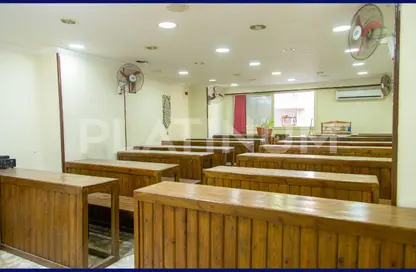 Office Space - 2 Bedrooms - 2 Bathrooms for rent in Mostafa Maher St. - Glim - Hay Sharq - Alexandria