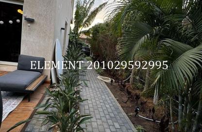 Apartment - 2 Bedrooms - 2 Bathrooms for sale in Hadayek Al Mohandessin - 4th District - Sheikh Zayed City - Giza