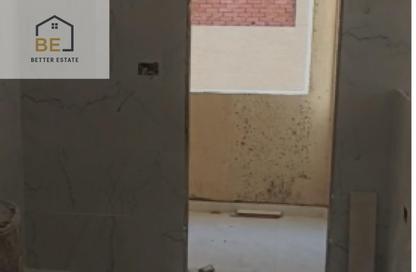 Apartment - 2 Bedrooms - 1 Bathroom for sale in Al Gezira St. - South Investors Area - New Cairo City - Cairo