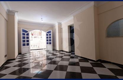 Apartment - 2 Bedrooms - 1 Bathroom for sale in Kaaed Asrab Al Behar St. - Miami - Hay Awal El Montazah - Alexandria