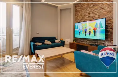 شقة - 2 غرف نوم - 2 حمامات للبيع في جوار - الحي الثالث عشر - الشيخ زايد - الجيزة