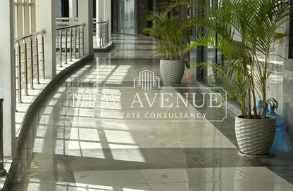 مساحات مكتبية - 3 غرف نوم - 1 حمام للبيع في جاليريا  مون فالى - المستثمرين الجنوبية - مدينة القاهرة الجديدة - القاهرة