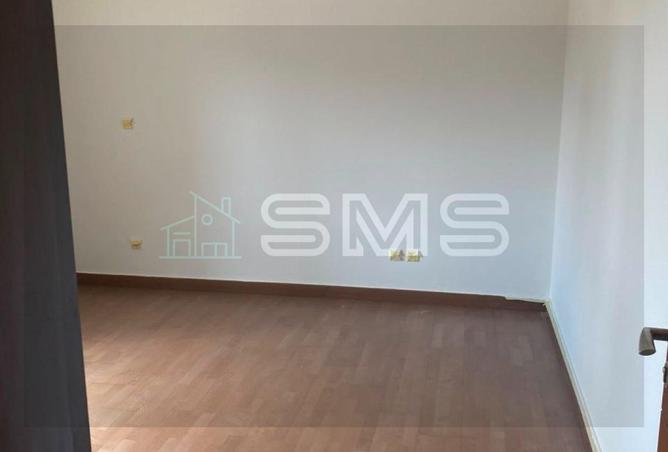 101787124 - Property Image 3