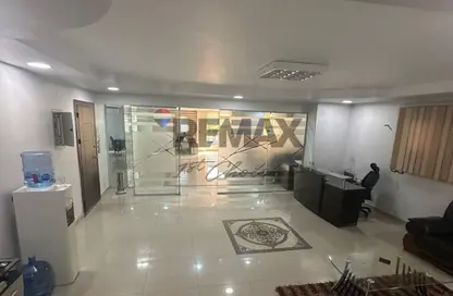 Apartment - 4 Bedrooms - 2 Bathrooms for sale in Mostafa Al Nahas St. - 6th Zone - Nasr City - Cairo