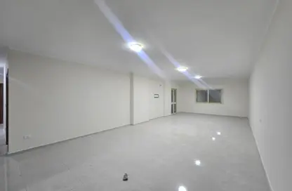 Apartment - 3 Bedrooms - 2 Bathrooms for rent in Zahraa El Maadi - Hay El Maadi - Cairo