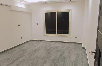 Apartment - 3 - 2 for sale in Al Khamayel city - Sheikh Zayed Compounds - Sheikh Zayed City - Giza