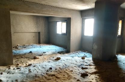 Apartment - 3 Bedrooms - 2 Bathrooms for sale in Cornish El Nile St. - Maadi - Hay El Maadi - Cairo