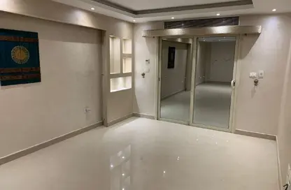 شقة - 2 غرف نوم - 1 حمام للبيع في شارع ذاكر حسين - الحديقة الدولية - الحي السابع - مدينة نصر - القاهرة