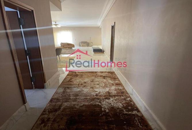 57233055 - Property Image 3