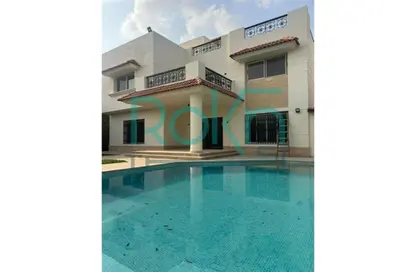 Villa - 5 Bedrooms - 4 Bathrooms for sale in Royal City - Sheikh Zayed Compounds - Sheikh Zayed City - Giza