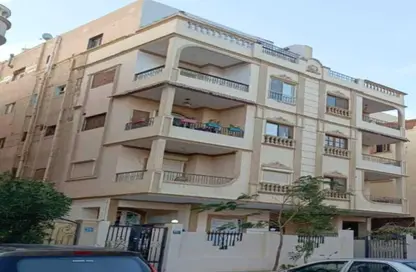 شقة - 3 غرف نوم - 3 حمامات للبيع في المجاورة الاولي - المنطقة الثامنة - مدينة الشروق - القاهرة