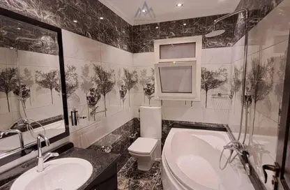 Apartment - 4 Bedrooms - 2 Bathrooms for sale in Continental Gardens - 12th District - Sheikh Zayed City - Giza