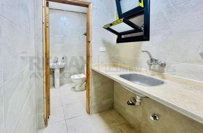 Office Space - 2 Bedrooms - 1 Bathroom for rent in Raml Station - Hay Wasat - Alexandria