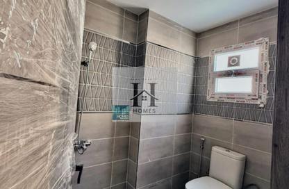 Clinic - Studio - 2 Bathrooms for rent in Al Mokattam St. - Al Abageyah - El Khalifa - Cairo