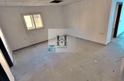 Clinic - Studio - 2 Bathrooms for rent in Al Mokattam St. - Al Abageyah - El Khalifa - Cairo