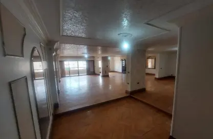 شقة - 4 غرف نوم - 3 حمامات للايجار في شارع مكرم عبيد - المنطقة السادسة - مدينة نصر - القاهرة