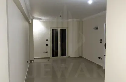 Apartment - 2 Bedrooms - 1 Bathroom for sale in Al Mosheer Ahmed Ismail St. - Sidi Gaber - Hay Sharq - Alexandria