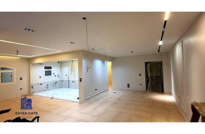 Apartment - 3 Bedrooms - 2 Bathrooms for rent in 10th District - Sheikh Zayed City - Giza