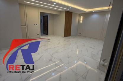 Apartment - 3 Bedrooms - 2 Bathrooms for sale in Al Baramka St. - Al Hadiqah Al Dawliyah - 7th District - Nasr City - Cairo