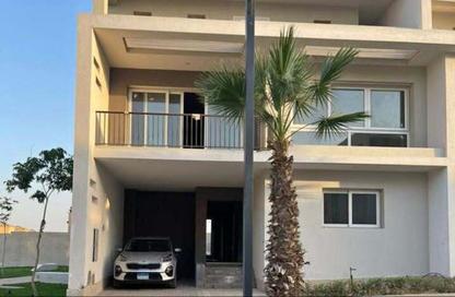 تاون هاوس - 4 - 3 للبيع في بيراميدز هيلز - طريق مصر اسكندرية الصحراوي - مدينة 6 أكتوبر - الجيزة