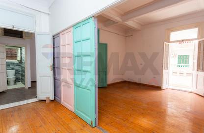 Apartment - 6 Bedrooms - 4 Bathrooms for sale in Sporting - Hay Sharq - Alexandria
