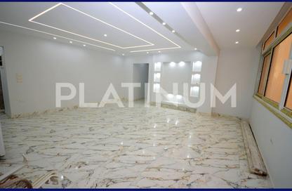 Apartment - 3 Bedrooms - 2 Bathrooms for sale in El Gaish Road - Miami - Hay Awal El Montazah - Alexandria