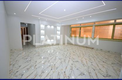 Apartment - 3 Bedrooms - 2 Bathrooms for sale in El Gaish Road - Miami - Hay Awal El Montazah - Alexandria