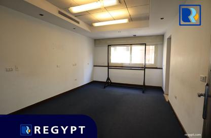Office Space - Studio - 7 Bathrooms for rent in Degla Square - Degla - Hay El Maadi - Cairo