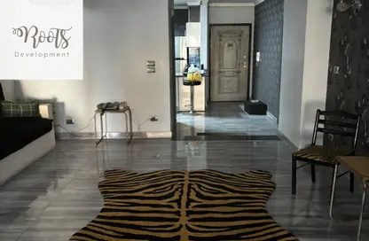 شقة - 3 غرف نوم - 3 حمامات للايجار في شارع النيل - الدقي - الجيزة