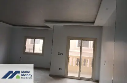 Apartment - 3 Bedrooms - 2 Bathrooms for rent in South Lotus - El Lotus - New Cairo City - Cairo