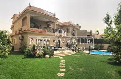 فيلا - 8 غرف نوم - 6 حمامات للبيع في كمبوندات الشروق - مدينة الشروق - القاهرة