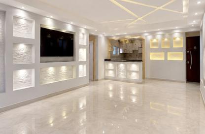 شقة - 3 غرف نوم - 2 حمامات للبيع في شارع جمعيه النسر - المهندسين - الجيزة شقة - 3 غرف نوم - 2 حمامات للبيع في شارع جمعيه النسر - المهندسين - الجيزة