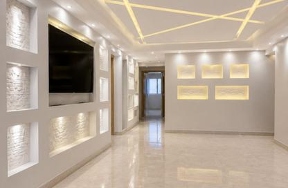 شقة - 3 غرف نوم - 2 حمامات للبيع في شارع جمعيه النسر - المهندسين - الجيزة شقة - 3 غرف نوم - 2 حمامات للبيع في شارع جمعيه النسر - المهندسين - الجيزة