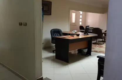 شقة - 3 غرف نوم - 2 حمامات للايجار في شارع حسن مامون - المنطقة السادسة - مدينة نصر - القاهرة