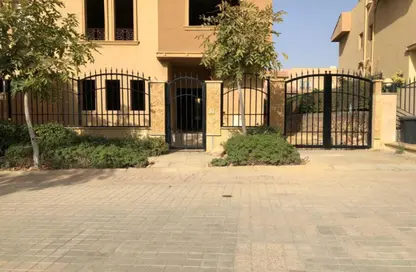 منزل مزدوج - 4 غرف نوم - 4 حمامات للبيع في مون فالي 2 - امتداد المستثمرين الشمالية - مدينة القاهرة الجديدة - القاهرة