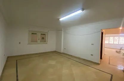 مساحات مكتبية - 3 غرف نوم - 3 حمامات للايجار في شارع الحسين - الدقي - الجيزة