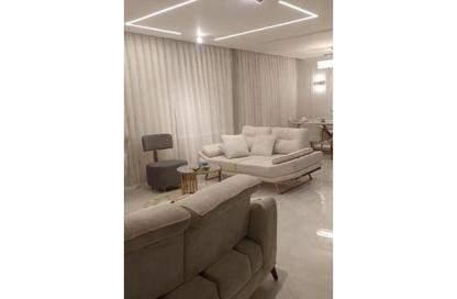 Apartment - 3 Bedrooms - 3 Bathrooms for sale in Hyde Park - New Cairo City - Cairo