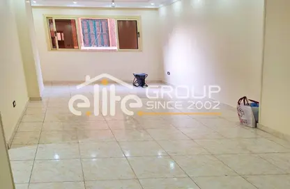 Apartment - 3 Bedrooms - 2 Bathrooms for sale in Sporting - Hay Sharq - Alexandria