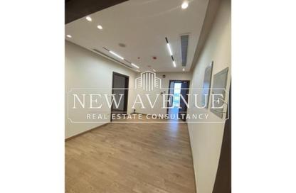 Office Space - 3 Bedrooms - 2 Bathrooms for rent in Hyde Park Business District Mall - South Teseen St. - The 5th Settlement - New Cairo City - Cairo