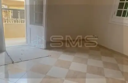 شقة - 3 غرف نوم - 2 حمامات للايجار في غرب الجولف - كمبوندات القطامية - القطامية - مدينة القاهرة الجديدة - القاهرة