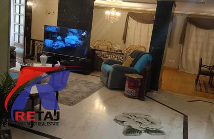 Apartment - 3 Bedrooms - 2 Bathrooms for sale in Moez Al Dawla St. - 6th Zone - Nasr City - Cairo