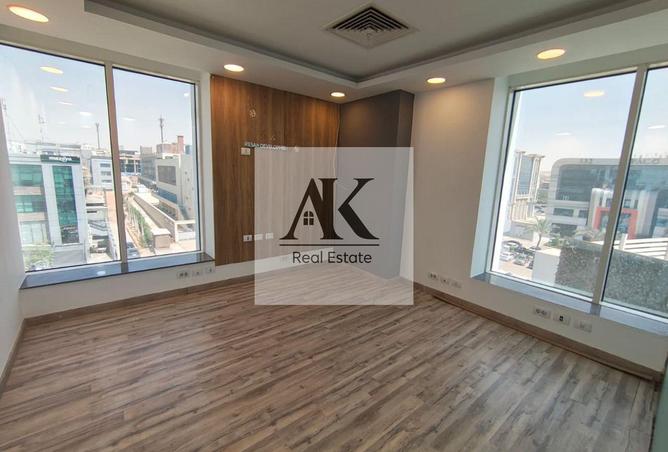 102058422 - Property Image 3