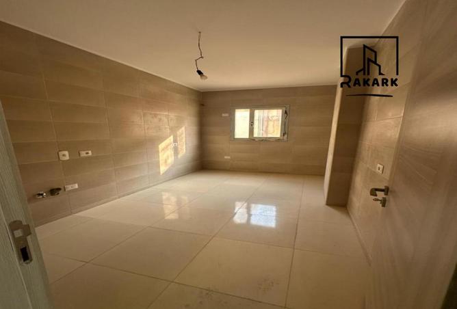 8721936 - Property Image 3