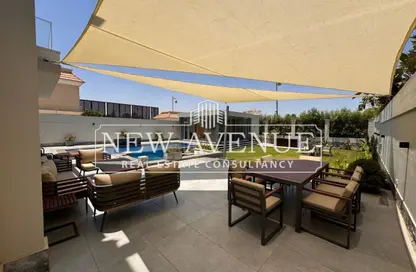 Villa - 4 Bedrooms - 5 Bathrooms for sale in Royal City - Sheikh Zayed Compounds - Sheikh Zayed City - Giza