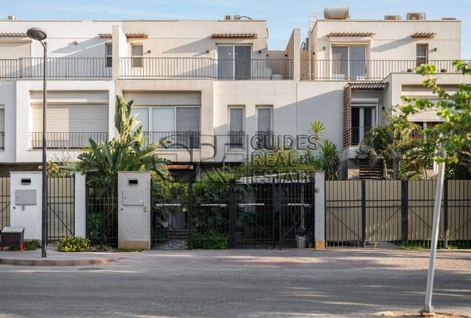 2OWrM2JF8Ua - Property Image 3