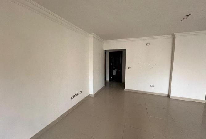 8702001 - Property Image 2