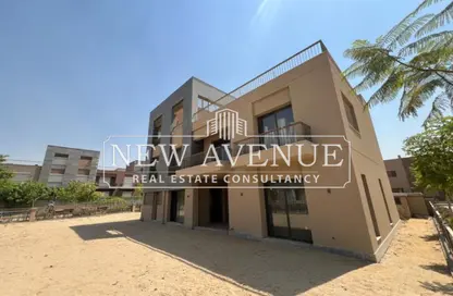 فيلا - 4 غرف نوم - 4 حمامات للبيع في ديستريكت 5 - كمبوندات التجمع الخامس - التجمع الخامس - مدينة القاهرة الجديدة - القاهرة