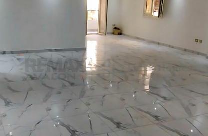Apartment - 3 Bedrooms - 3 Bathrooms for rent in Smouha - Hay Sharq - Alexandria