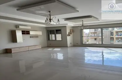 شقة - 2 غرف نوم - 2 حمامات للايجار في كمبوند فيلدج جاردن القطامية - كمبوندات التجمع الخامس - التجمع الخامس - مدينة القاهرة الجديدة - القاهرة