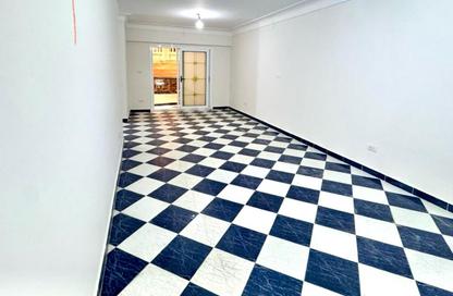 Apartment - 3 Bedrooms - 1 Bathroom for sale in Doctor Borge St. - Bolkly - Hay Sharq - Alexandria